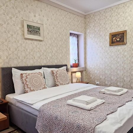 Laroka House Arty And Cosy Studio Universitate Center Букурещ Екстериор снимка