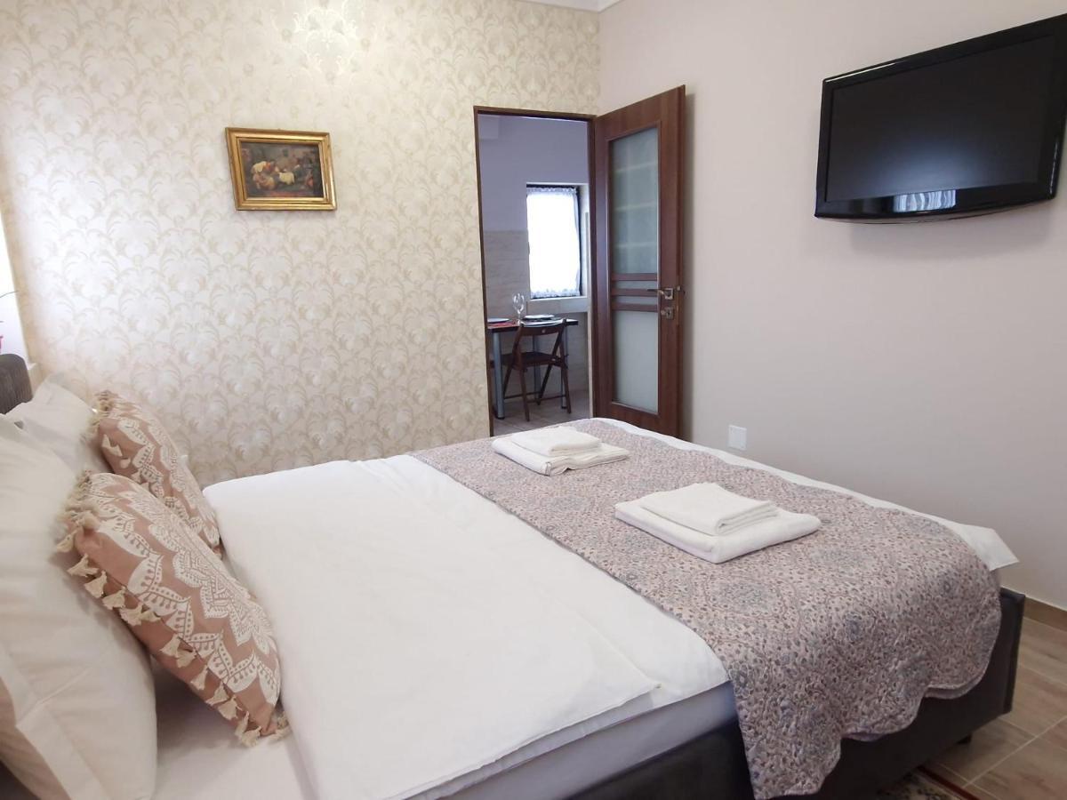 Laroka House Arty And Cosy Studio Universitate Center Букурещ Екстериор снимка