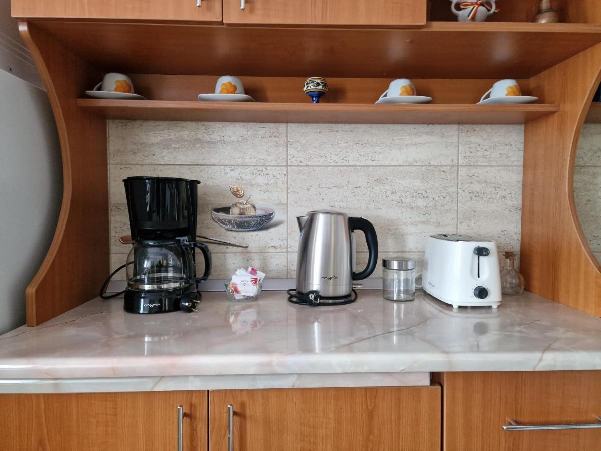 Laroka House Arty And Cosy Studio Universitate Center Букурещ Екстериор снимка