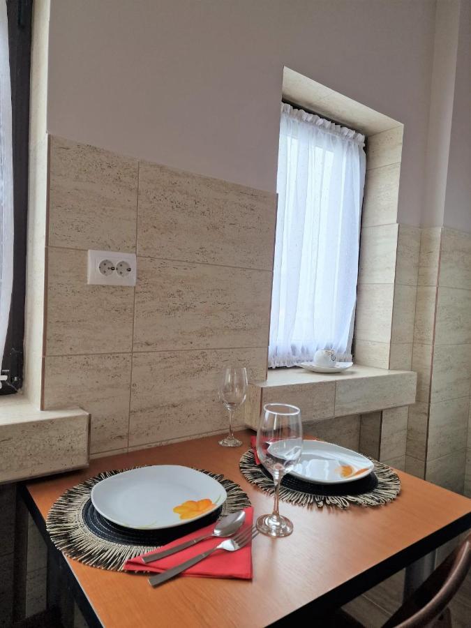 Laroka House Arty And Cosy Studio Universitate Center Букурещ Екстериор снимка