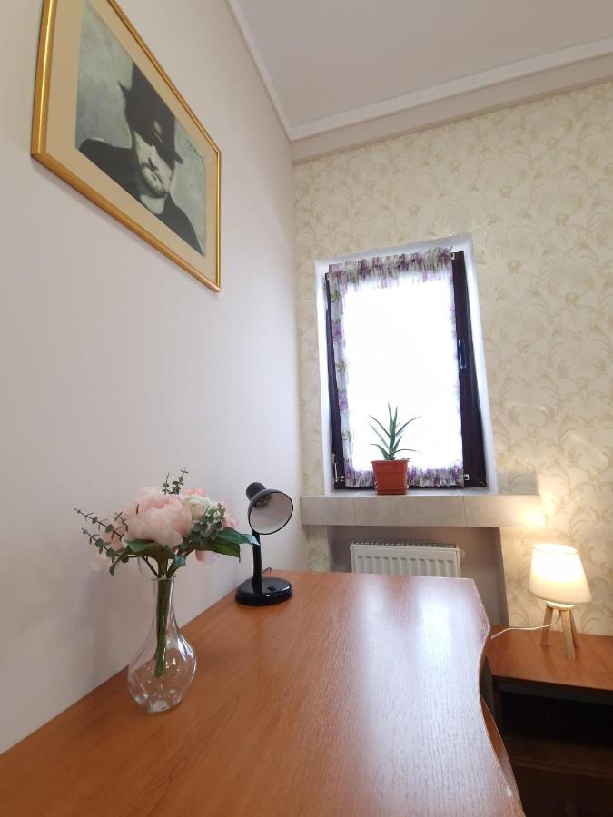 Laroka House Arty And Cosy Studio Universitate Center Букурещ Екстериор снимка