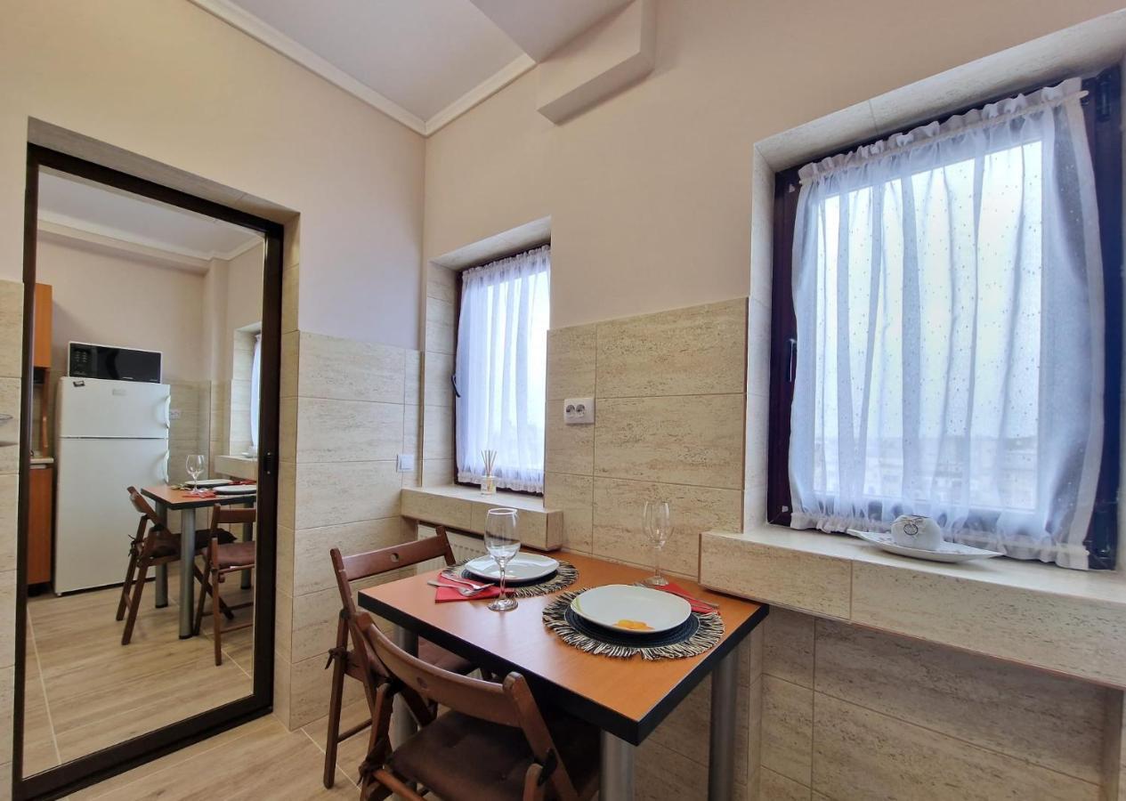 Laroka House Arty And Cosy Studio Universitate Center Букурещ Екстериор снимка
